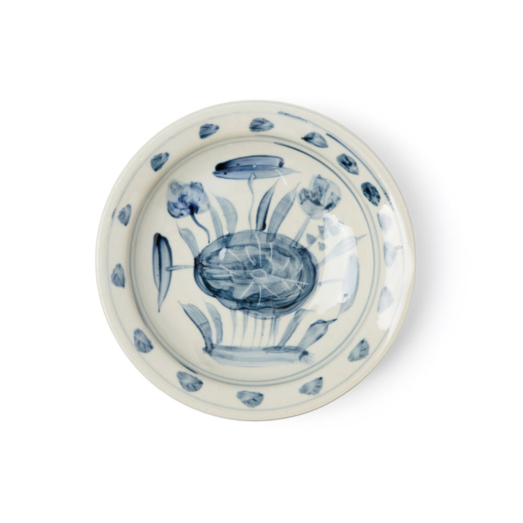 Porcelain Chinoiserie Lily Motif Plate